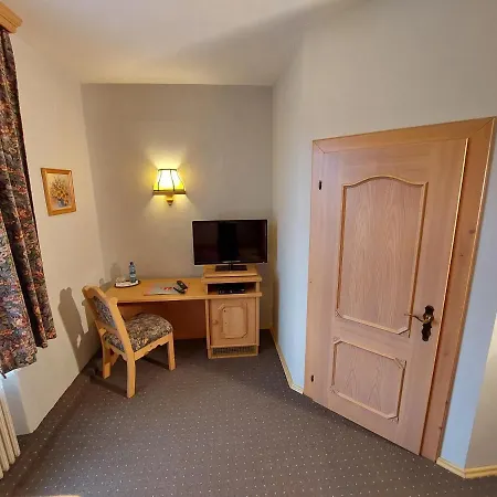 Guest house 3 Raben: Business & Leisure In Leoben, Austria