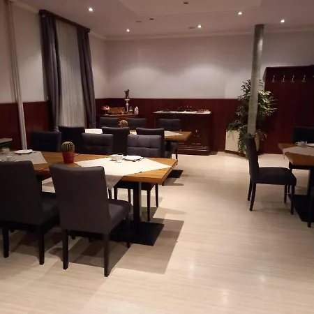 3 Raben: Business & Leisure In Leoben, Austria * Leoben (Styria)