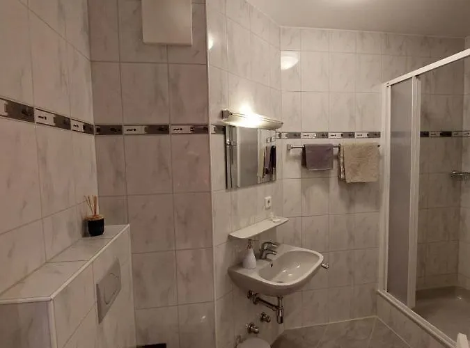 3 Raben - - Fuer Geschaeftsreisende, Urlauber, Monteure Und Handwerker, Polski Austria Gæstehus 3*