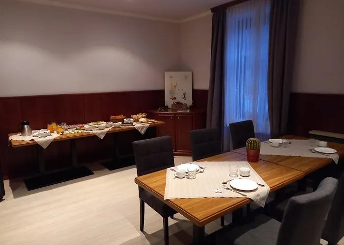 3 Raben - - Fuer Geschaeftsreisende, Urlauber, Monteure Und Handwerker, Polski Austria Leoben (Styria)