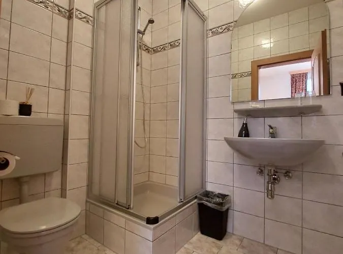 3 Raben - - Fuer Geschaeftsreisende, Urlauber, Monteure Und Handwerker, Polski Austria Gæstehus