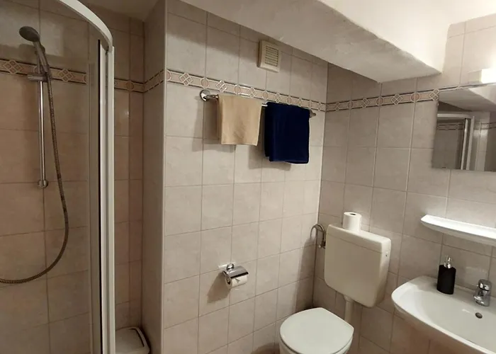 3 Raben - - Fuer Geschaeftsreisende, Urlauber, Monteure Und Handwerker, Polski Austria Casa de hóspedes 3*