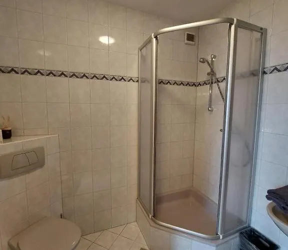 3 Raben - - Fuer Geschaeftsreisende, Urlauber, Monteure Und Handwerker, Polski Austria Gæstehus 3*