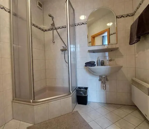 3 Raben - - Fuer Geschaeftsreisende, Urlauber, Monteure Und Handwerker, Polski Austria 3*