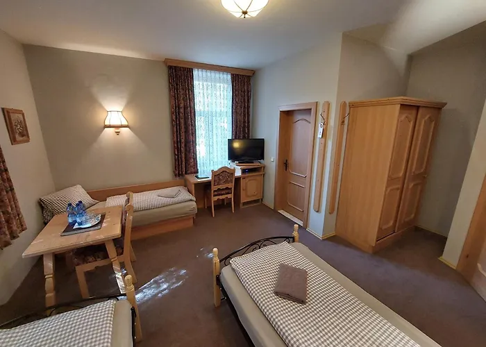 3 Raben - - Fuer Geschaeftsreisende, Urlauber, Monteure Und Handwerker, Polski Austria Leoben (Styria)