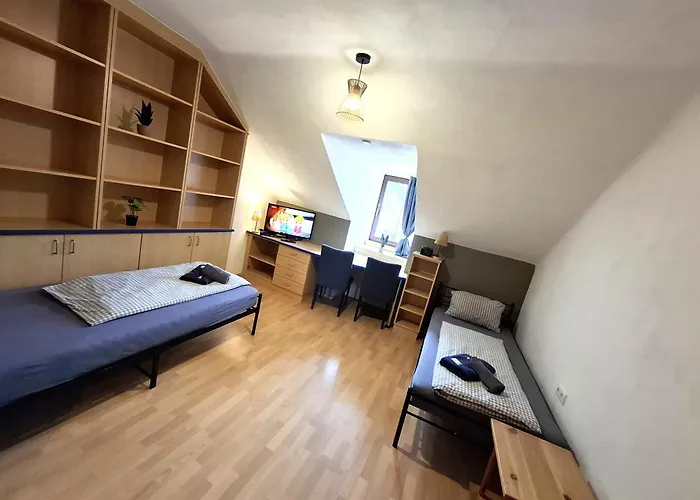 3 Raben - - Fuer Geschaeftsreisende, Urlauber, Monteure Und Handwerker, Polski Austria Gæstehus Leoben (Styria)